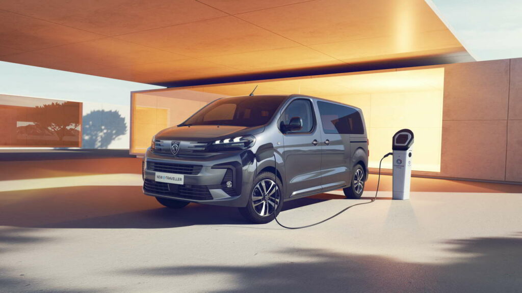 peugeot-traveller-mpv-2024-media-gallery-02