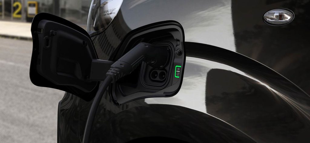 peugeot-e-traveller-charging-port