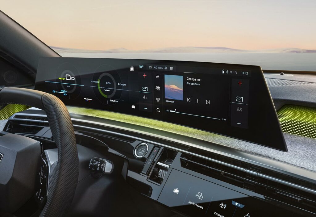 new-peugeot-E-5008-suv-new-car-sales-media-37