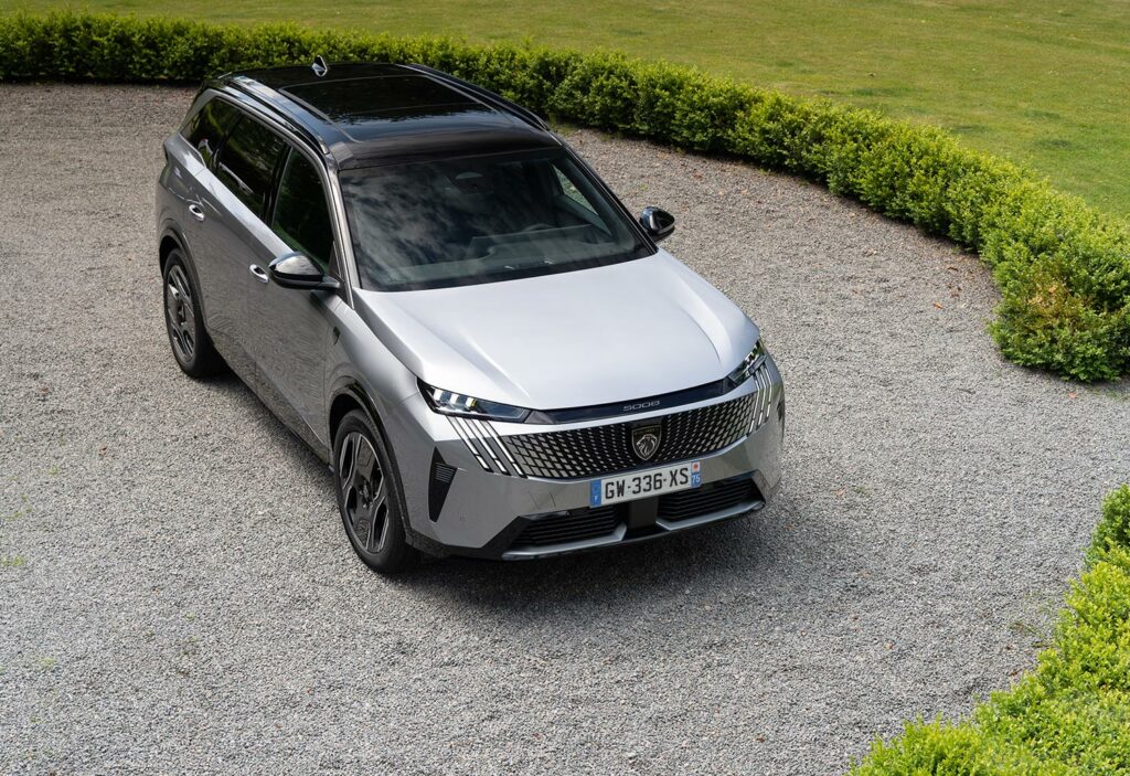 new-peugeot-E-5008-suv-new-car-sales-media-62